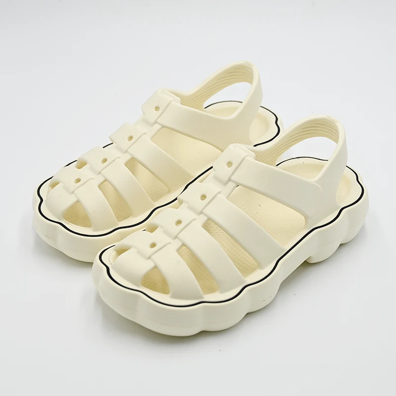 Zergatik ari dira erromatar zapatilak denek hitz egiten duten oinetakoen joera bihurtzen?